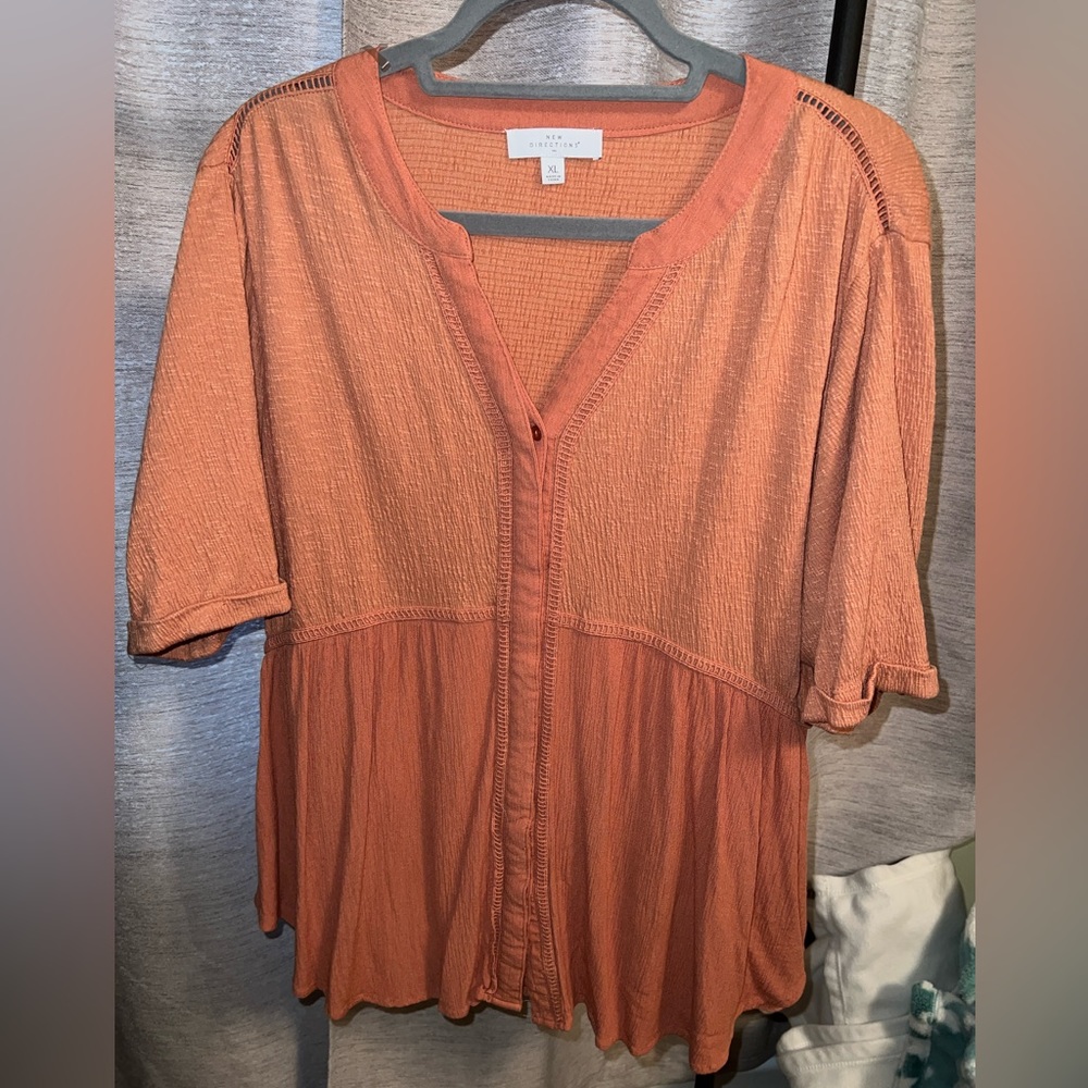 New Directions Orange Peplum Top. Size XL.